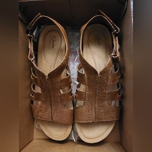 Clarks Women's Tan Leather Sandals New Size 11